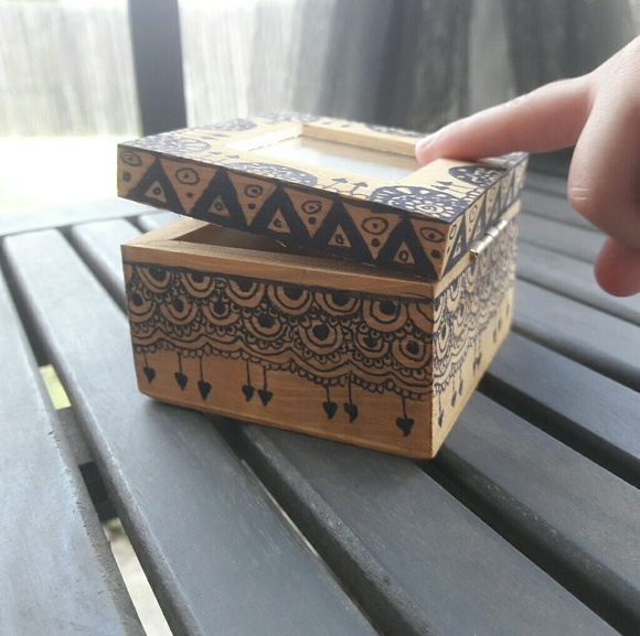 Henna Design Jewelry Box - Picture 3 of 5