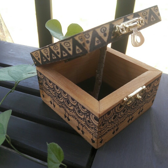 Henna Design Jewelry Box - Picture 4 of 5