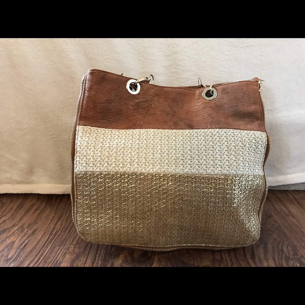 Chico's 
Harper Stripe Tote Bag
Neutral