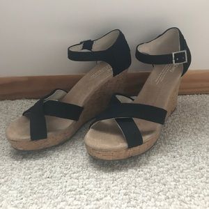 Toms - Black Wedges