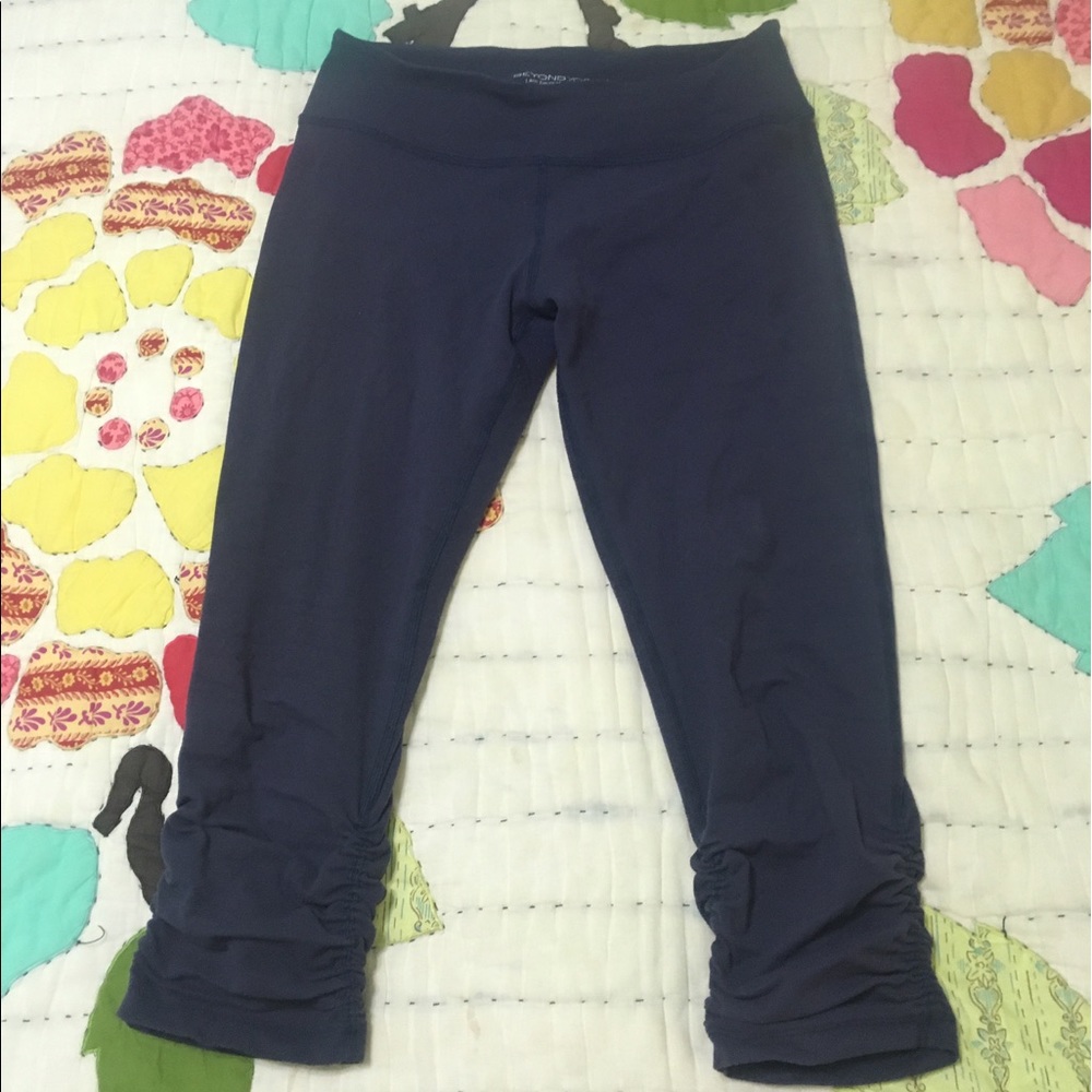 Navy blue beyond yoga crops (capris, pants) small