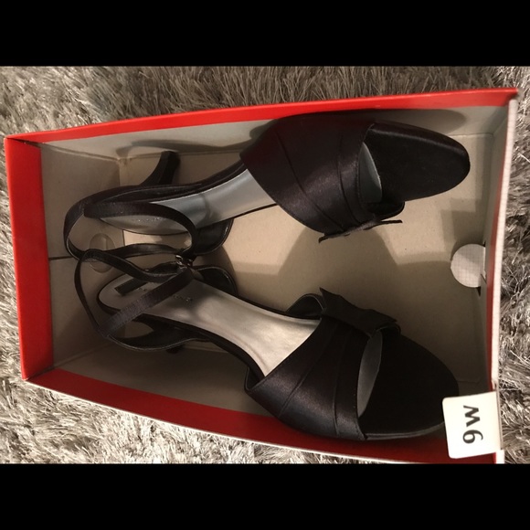 BLACK, 2" Heels - Picture 2 of 7