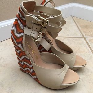 L.A.M.B sample shoes size 6