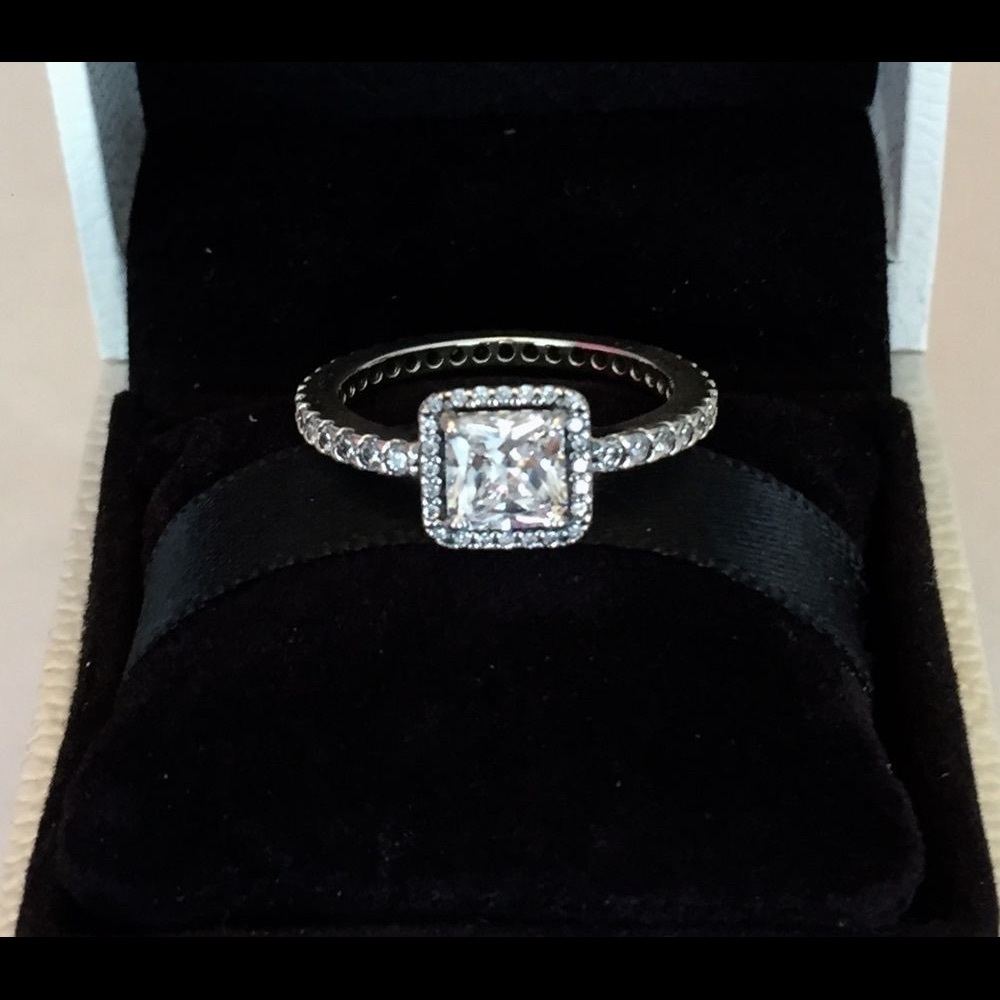 Timeless Elegance ring from Pandora Size 6