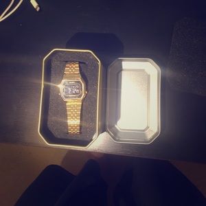 Casio vintage collection model LA680WGA1DF