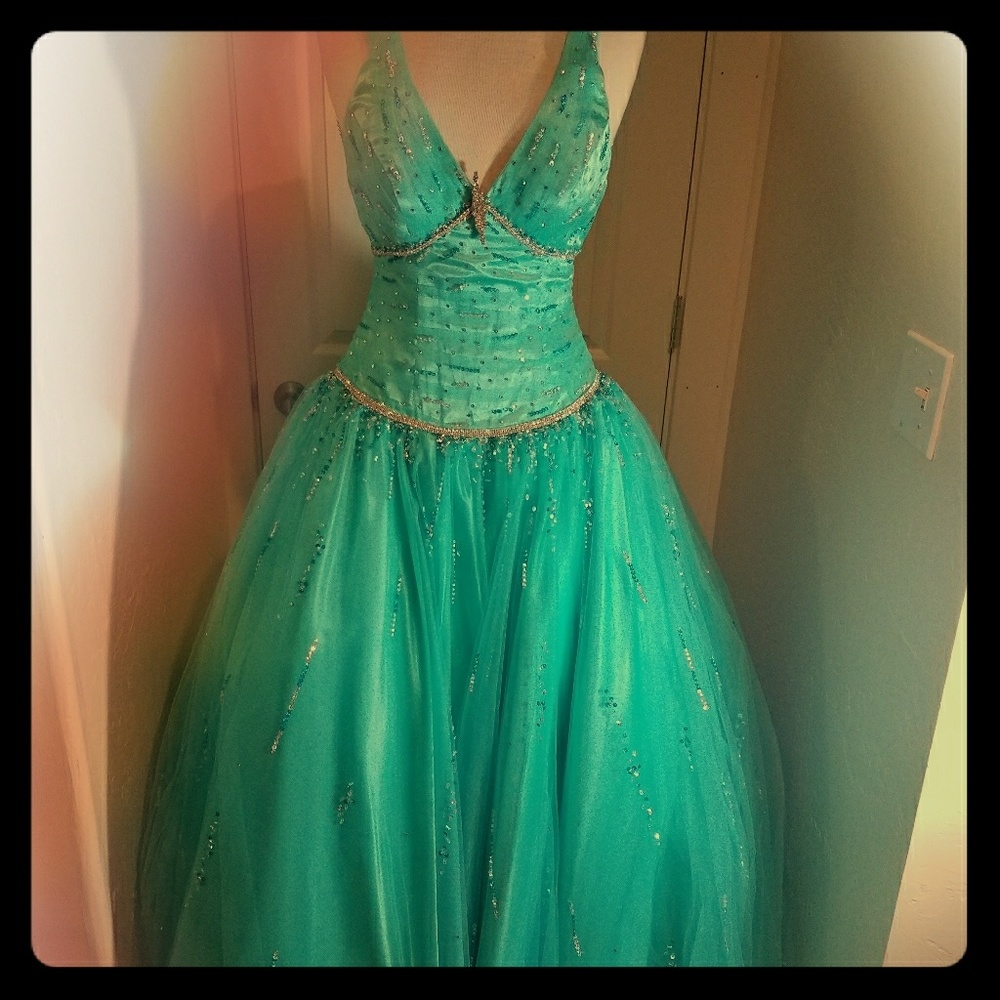 Prom / pageant dress