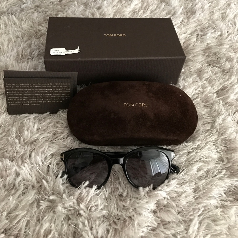 Original gently used like new Tom Ford sunglasses.