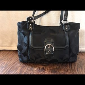 Coach
Campbell Signature Belle Carryall