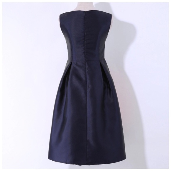 Gorgeous Black Large Bold Red Flower Dress - Picture 7 of 7