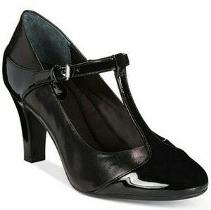 Giani Bernini Memory Foam T Strap Heels