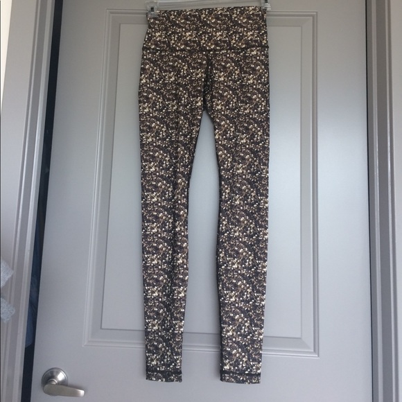 Lululemon pants size 4 Luon or luxtreme fabric