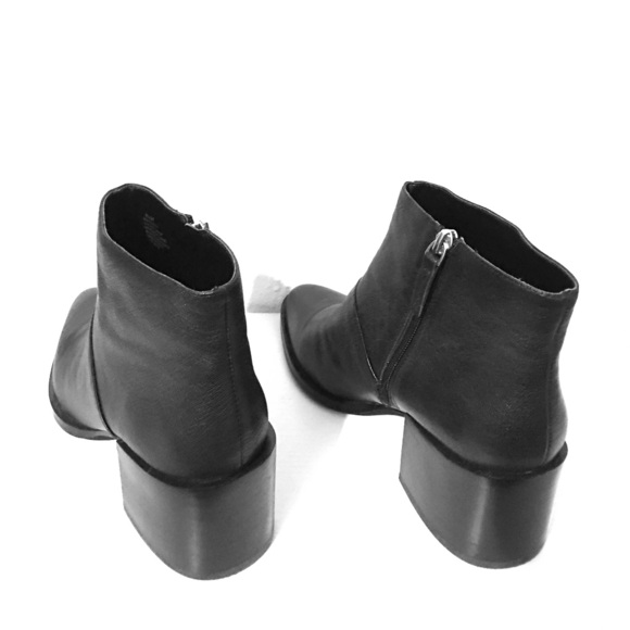 Black Leather Nine West Shoes - Picture 2 of 4