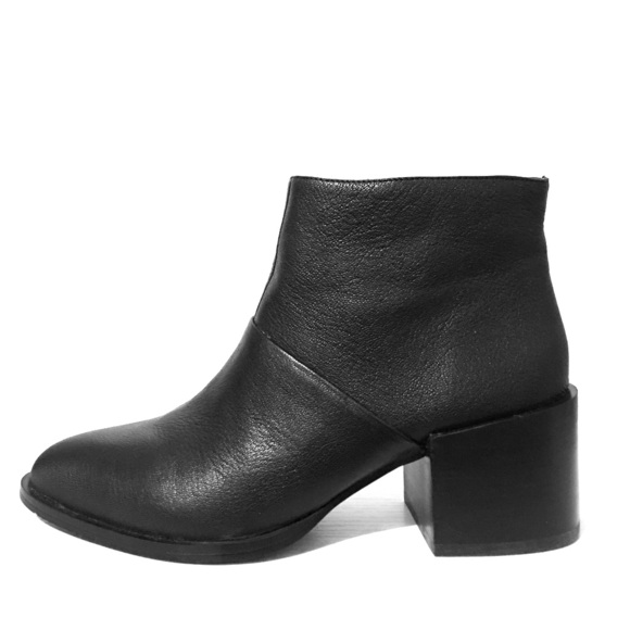 Black Leather Nine West Shoes - Picture 3 of 4