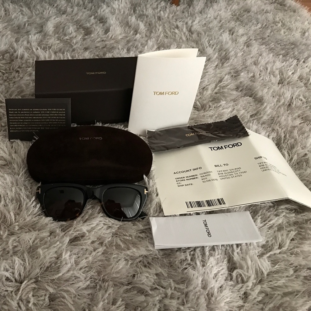 Like new TF Snowden tortoise shell sunglasses.