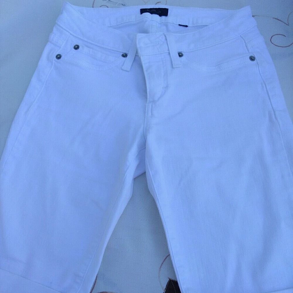 Bebe white cropped jeans