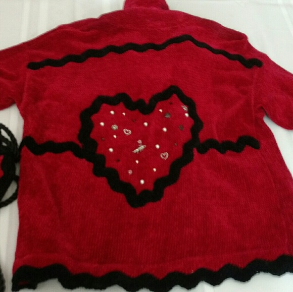 Red embellished sweater - Picture 2 of 3