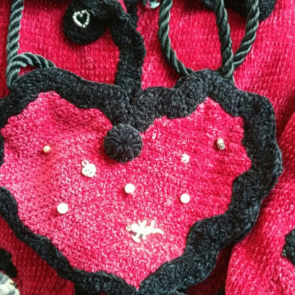 Red embellished sweater - Picture 3 of 3
