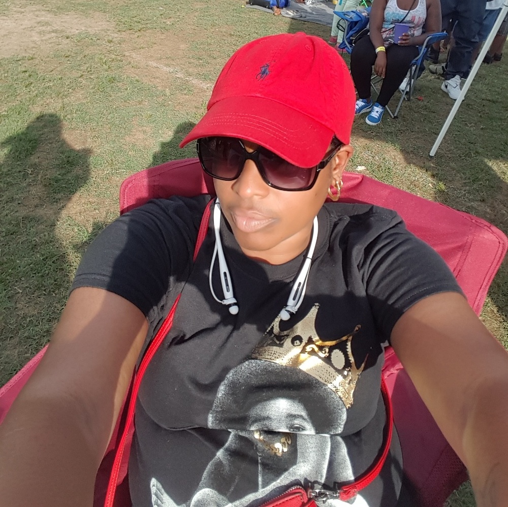 Meet your Posher, Liz