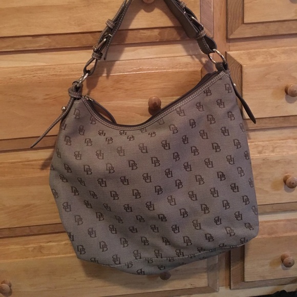 Dooney and Bourke handbag - Picture 2 of 3