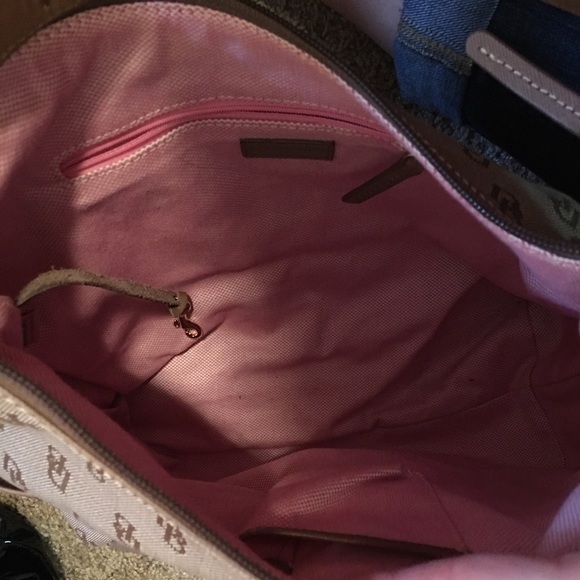 Dooney and Bourke handbag - Picture 3 of 3
