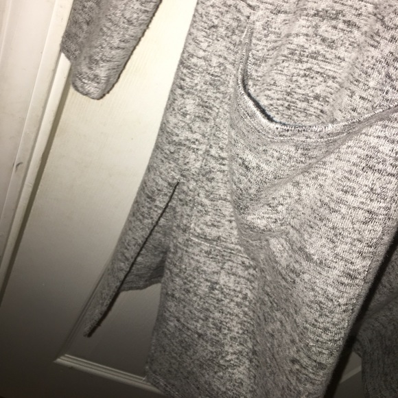 2Cardigans - Picture 4 of 6