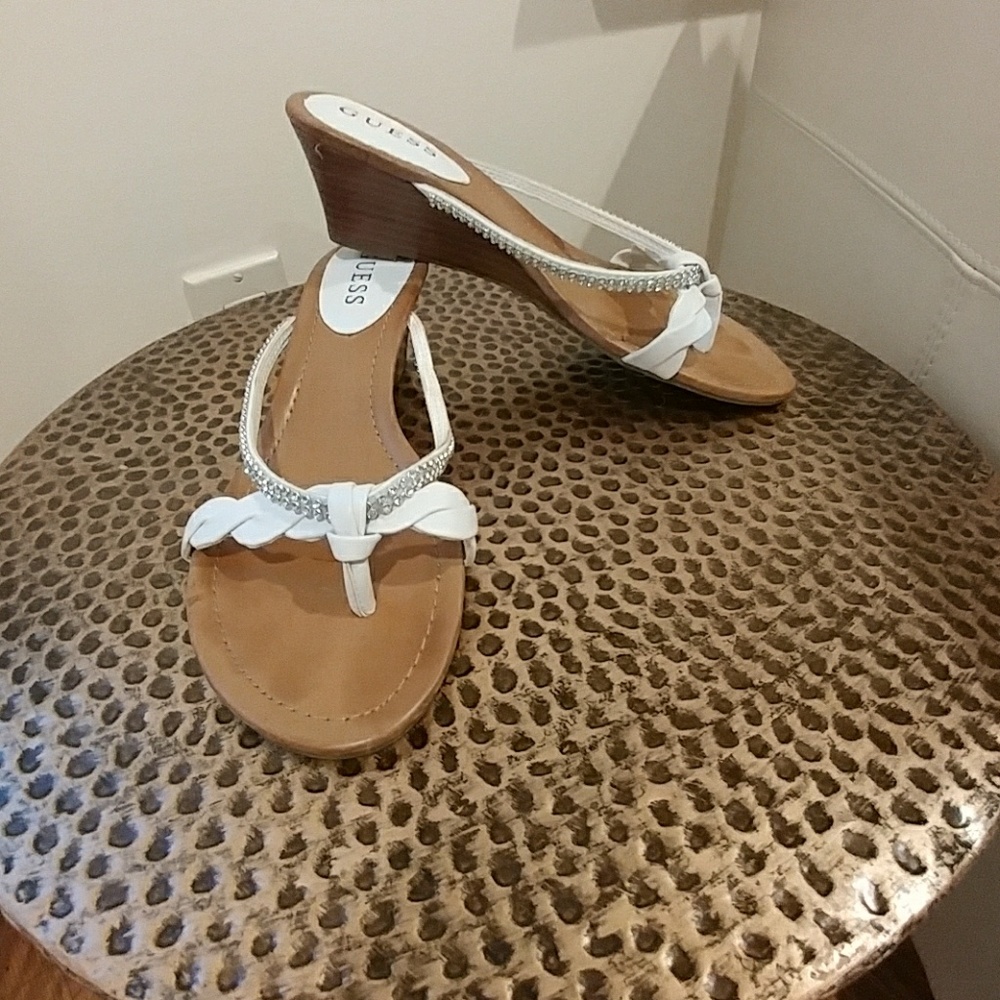 White small wedge sandal