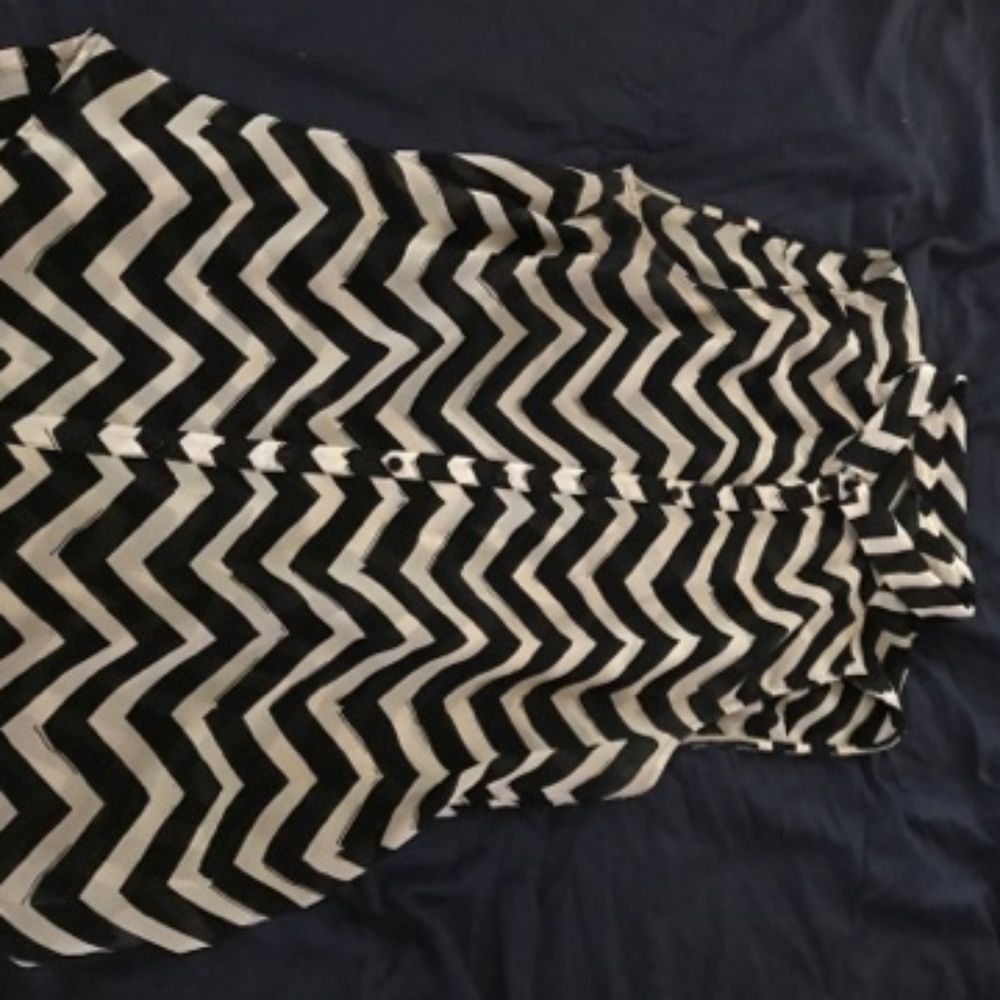 Black and white muscle top