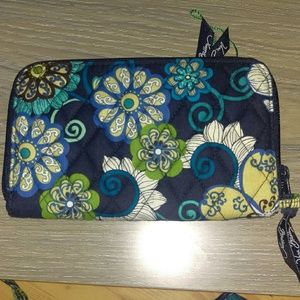 Vera Bradley Mod Blue Floral Zip Around Wallet