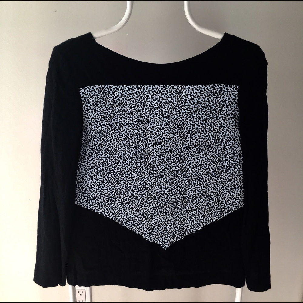 And Other Stories printed v-back top