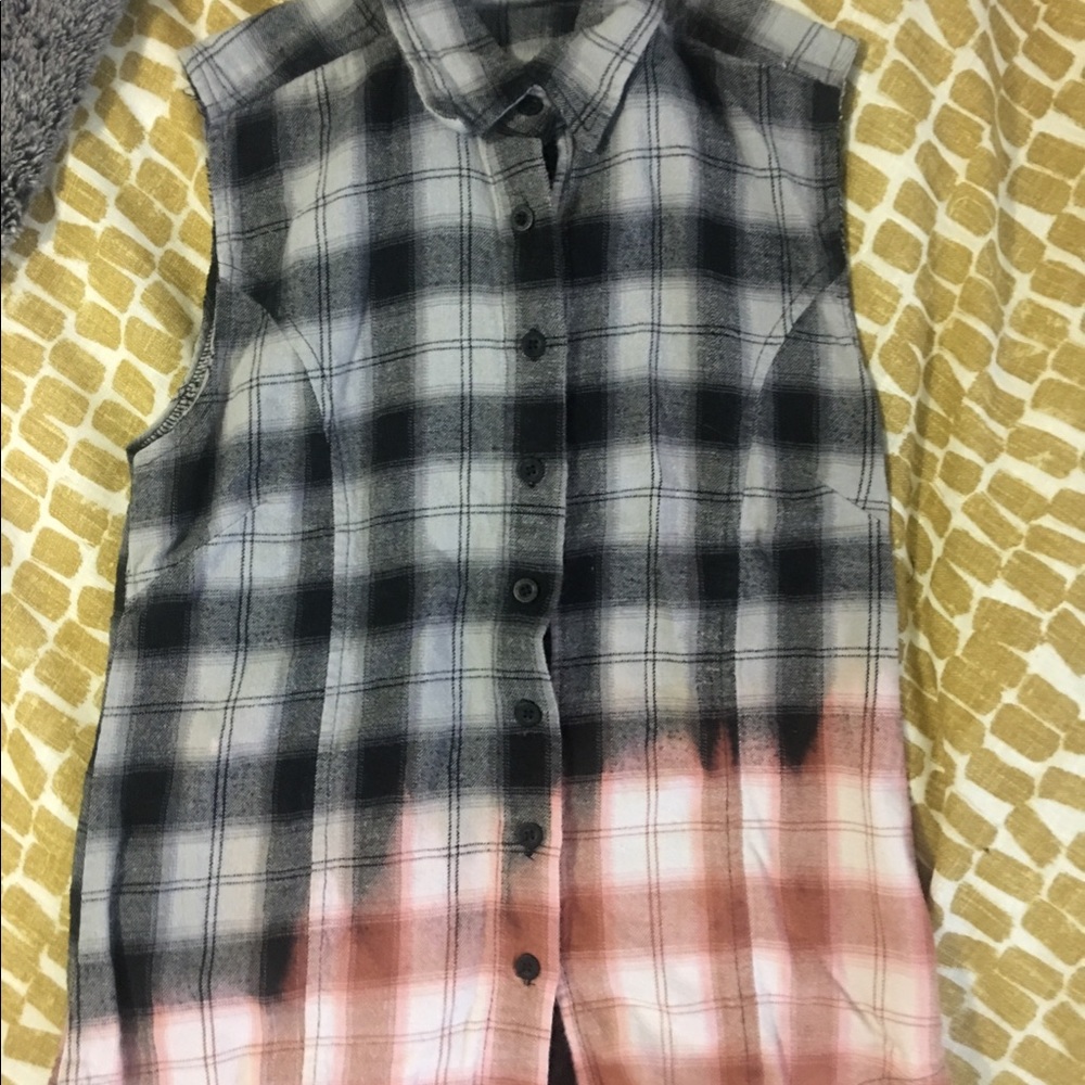 Sleeveless bleached look flannel