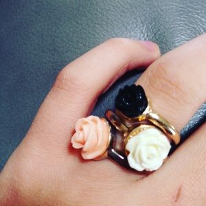 Size 6 3 piece ring set