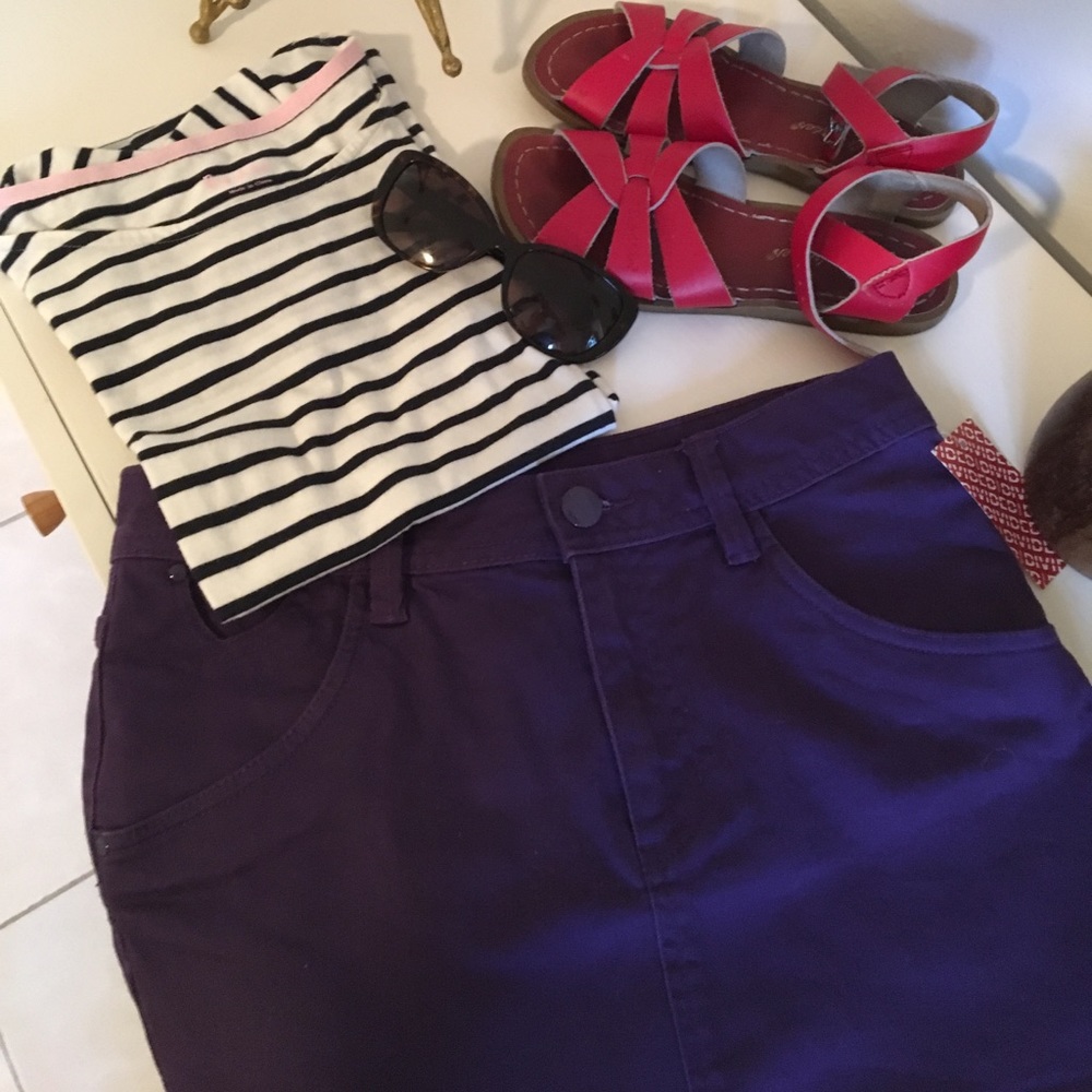 Super cute H&M purple mini skirt.