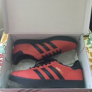 Gazelle by Adidas, men's size 9 in HTF black soles