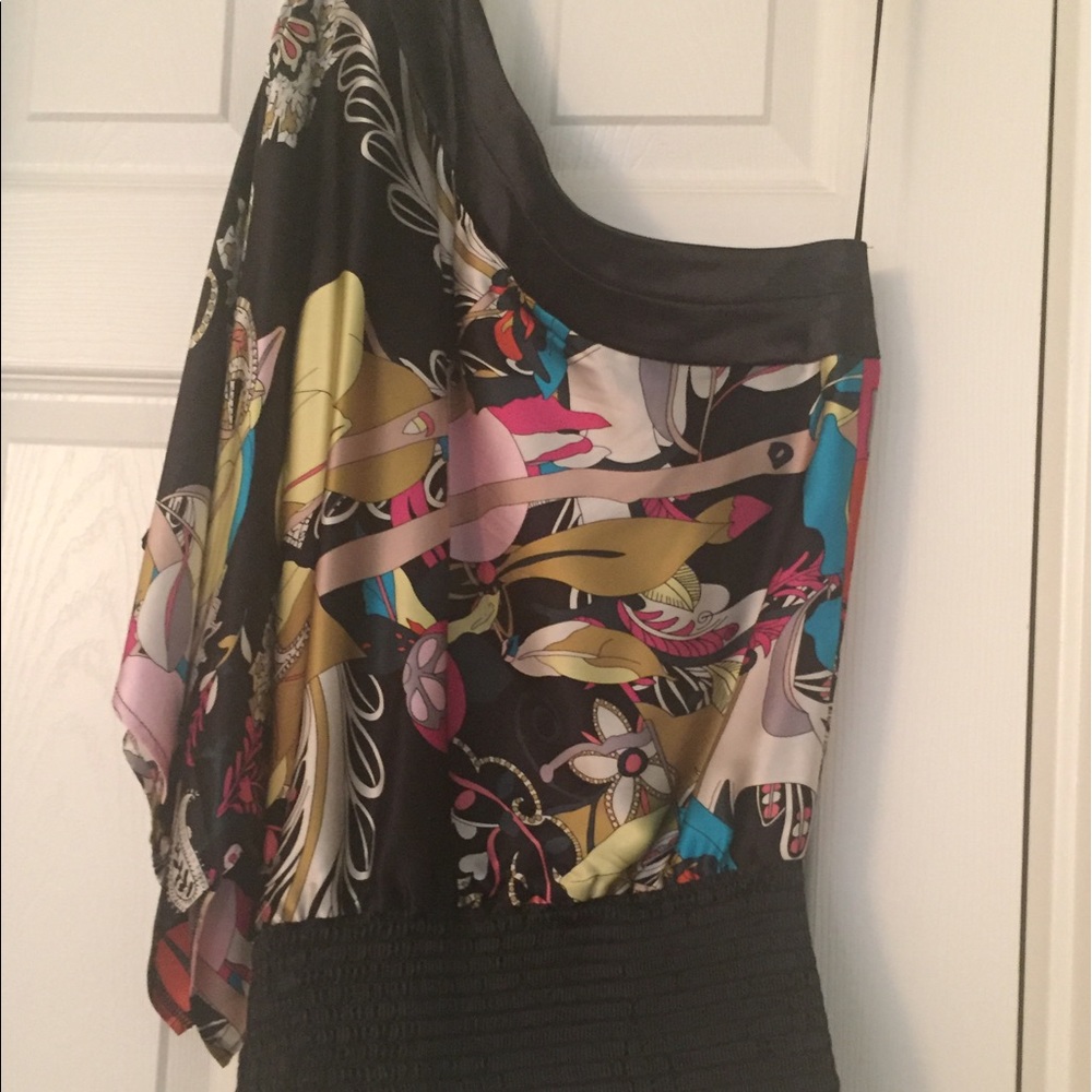Arden B, One Shoulder/Arm Blouse. Size Small, NWT!