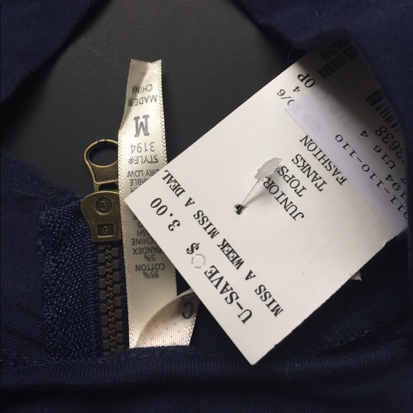 Crop top - Picture 3 of 3