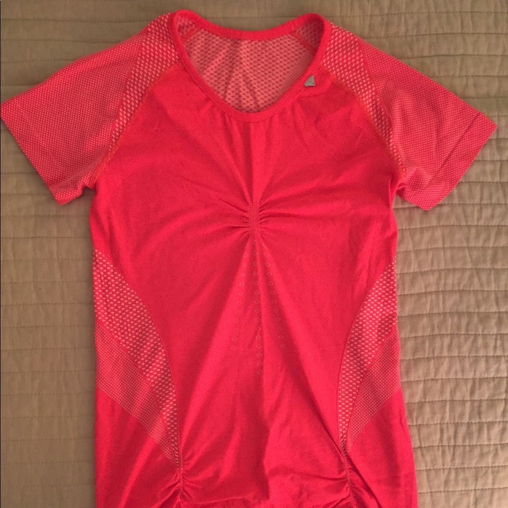 🎉 MOVING SALE 🎊 Sweaty Betty Running Top