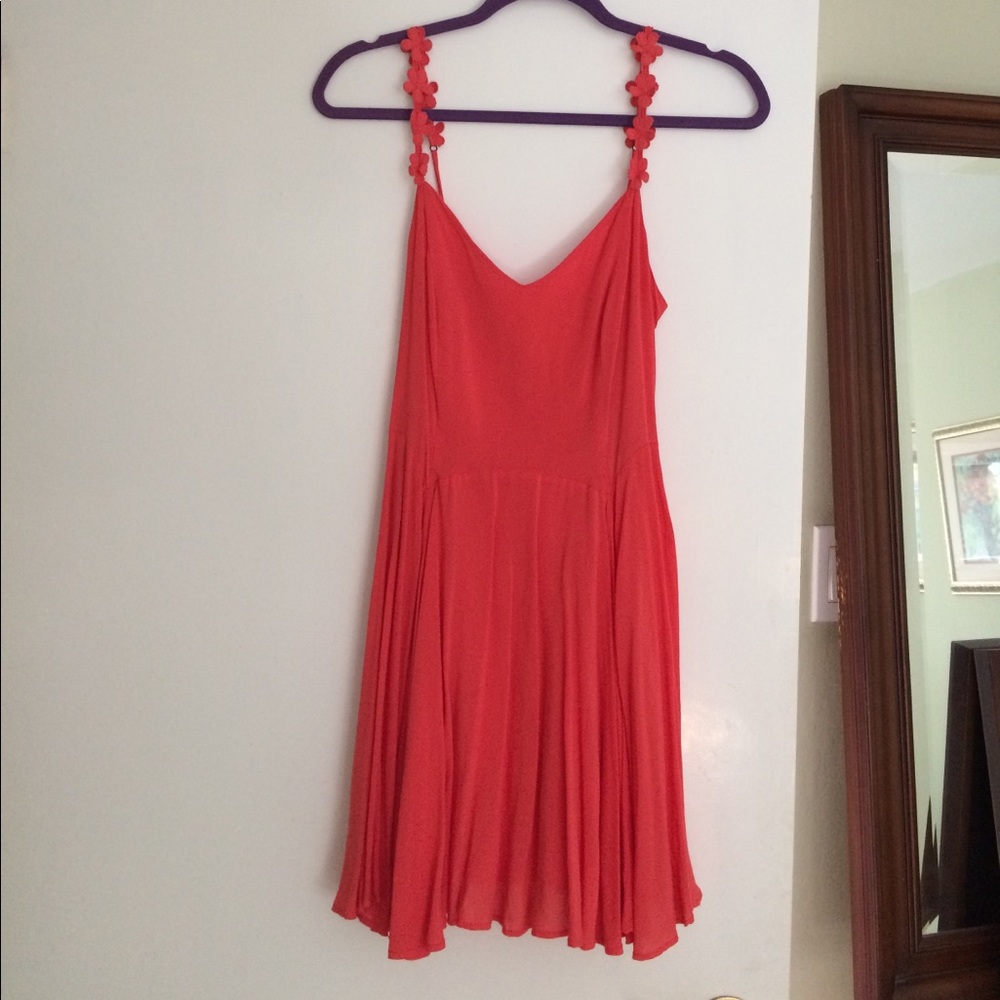 Gorgeous daisy-strap Kimchi Blue dress