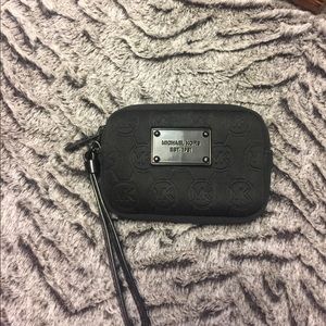 🚨SALE🚨AUTHENTIC Michael Kors MK wristlet black