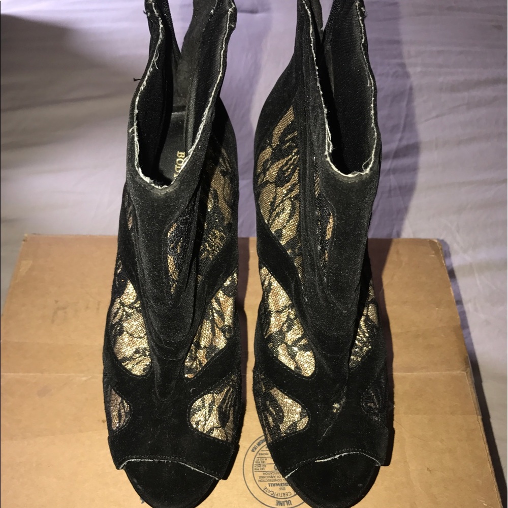 Heels - Picture 2 of 2