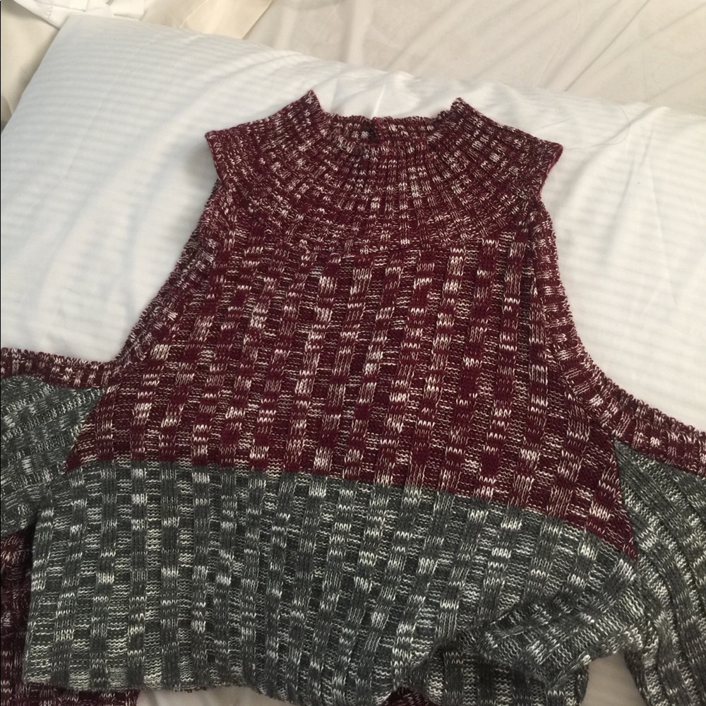 Cold shoulder loose sweater