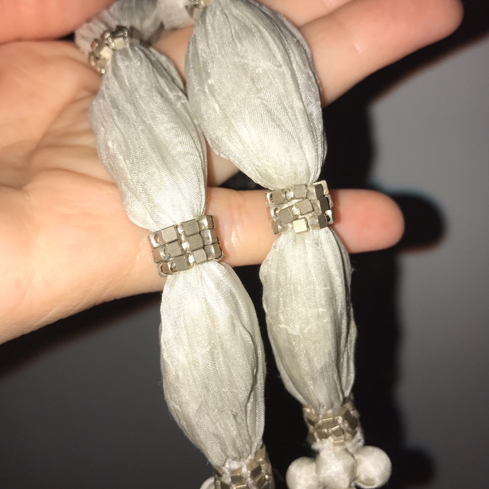 long statement necklace - Picture 3 of 4