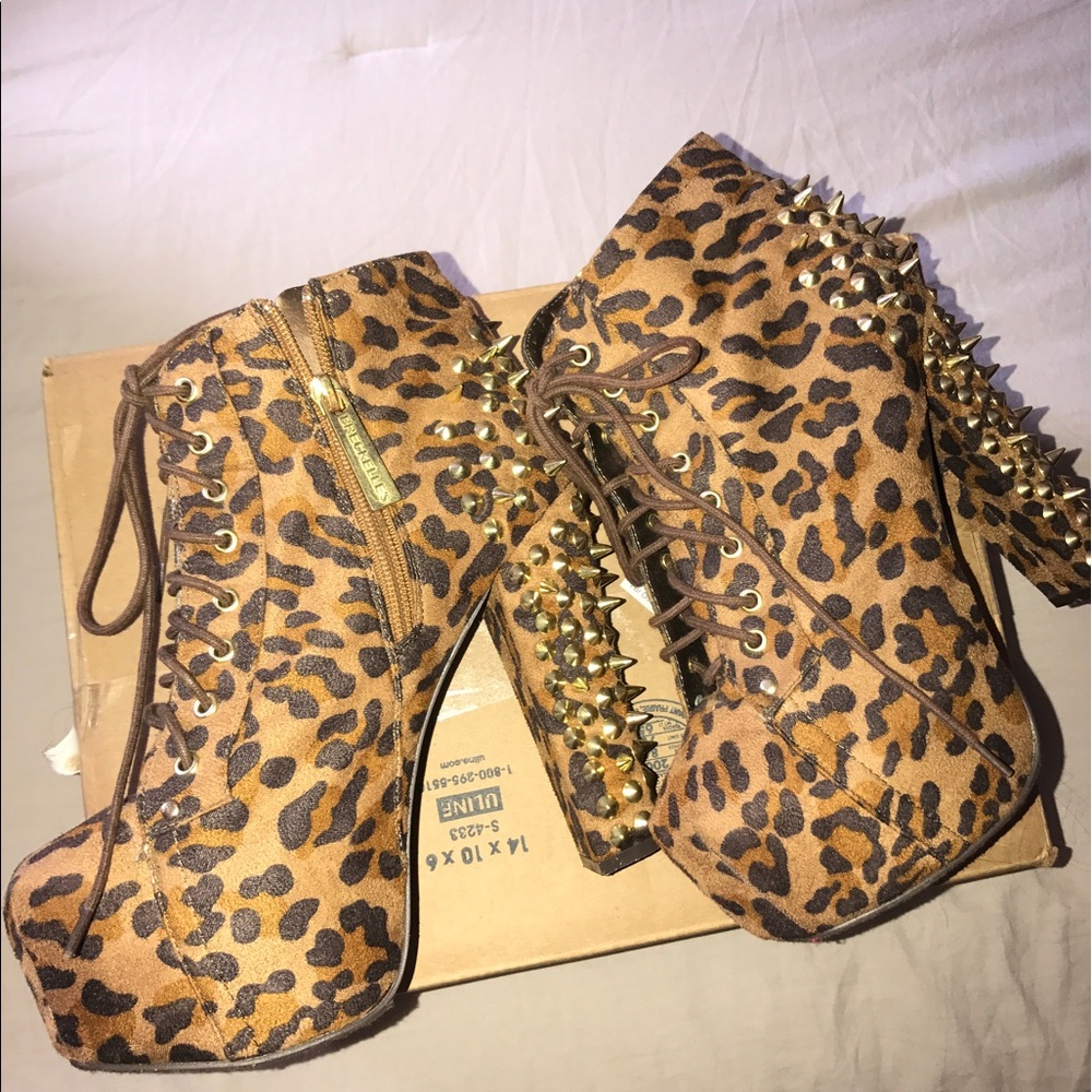 Heels with spike