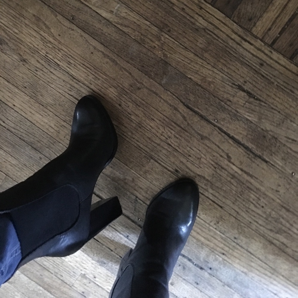 Chunky heel black booties