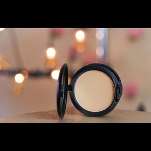 MAC Studio Fox Powder - C5