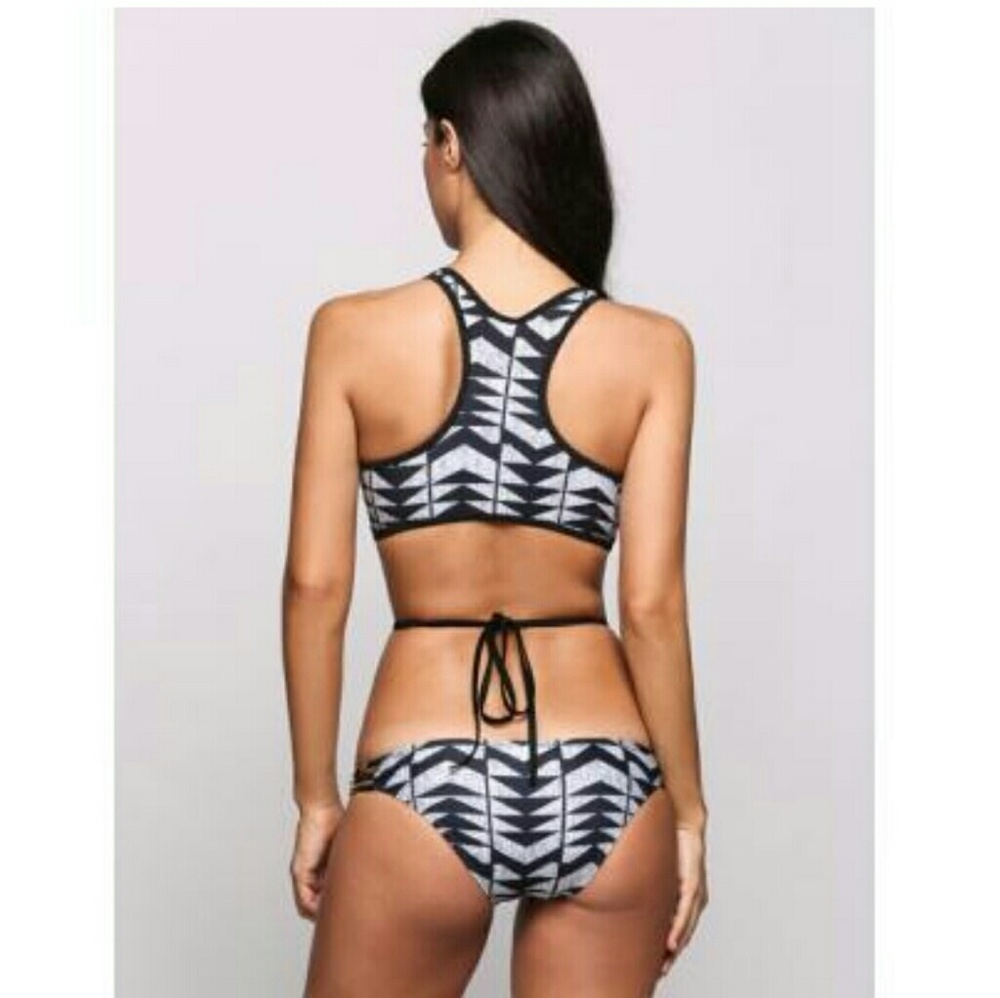 Geometric bikini - Picture 4 of 5