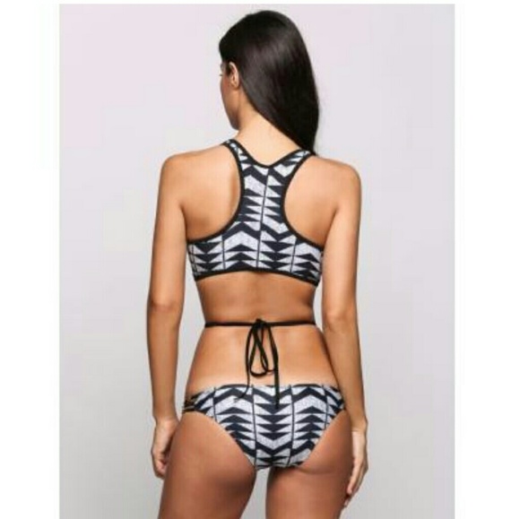 Geometric bikini - Picture 4 of 5