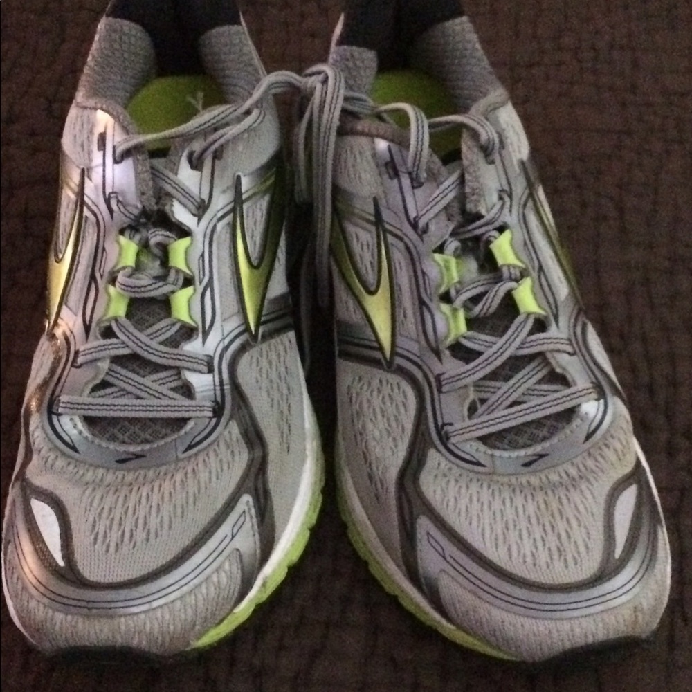Ghost Brooks Running Shoes Size 8