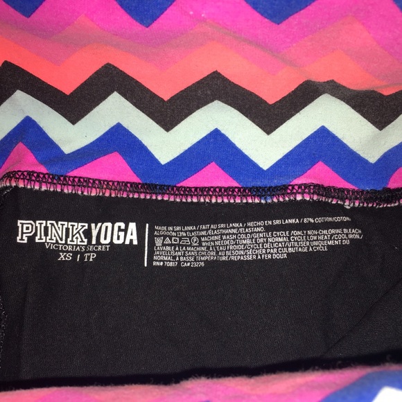 🎀VS PINK yoga shorts - Picture 3 of 3