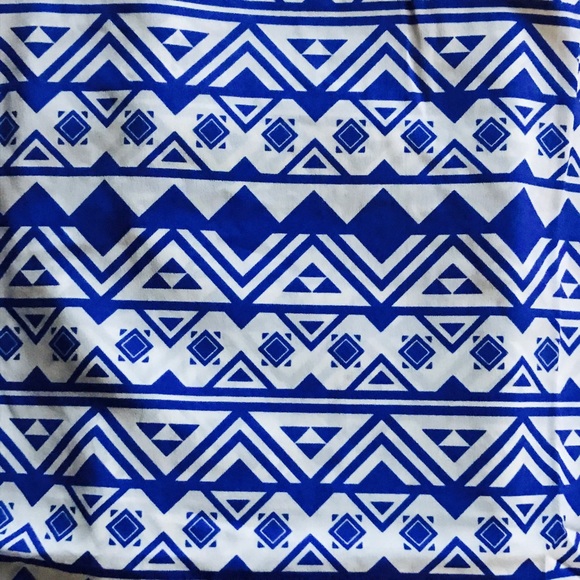 Aztec Print Top - Picture 4 of 4
