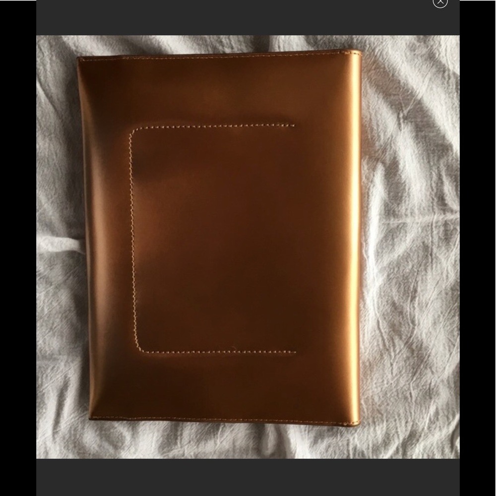 New Banana Republic Bronze Clutch - Picture 3 of 3